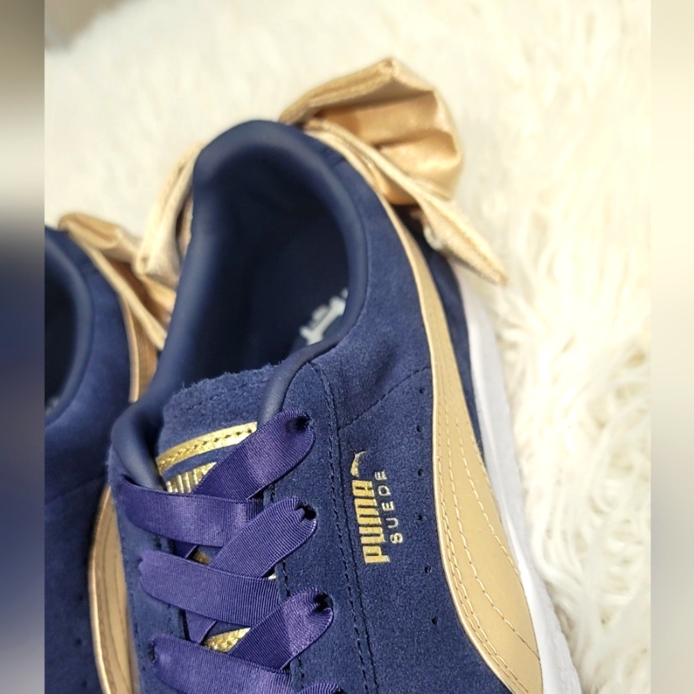 Women blue suede Pumas/New without box - Picture 6 of 6